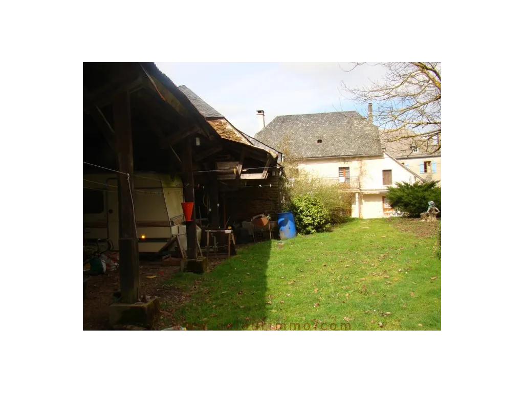 CORREZIENNE 150M&sup2; HOUSE WITH BARN 