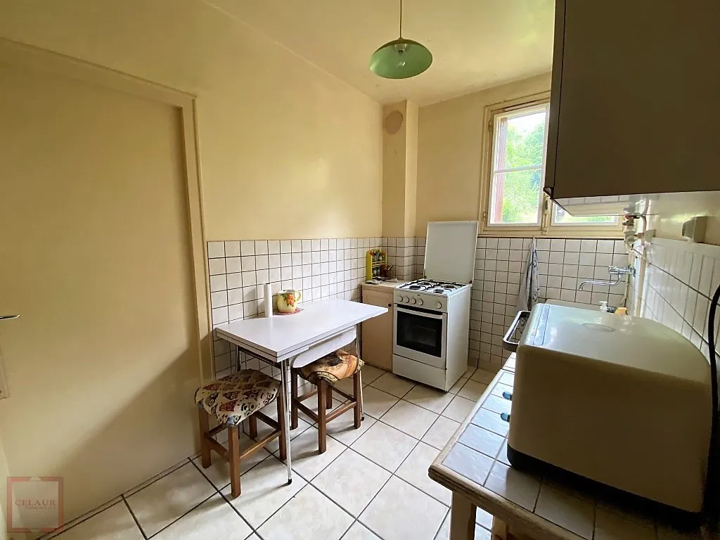 MAISON EN PIERRE AVEC 1600M&sup2; DE TERRAIN