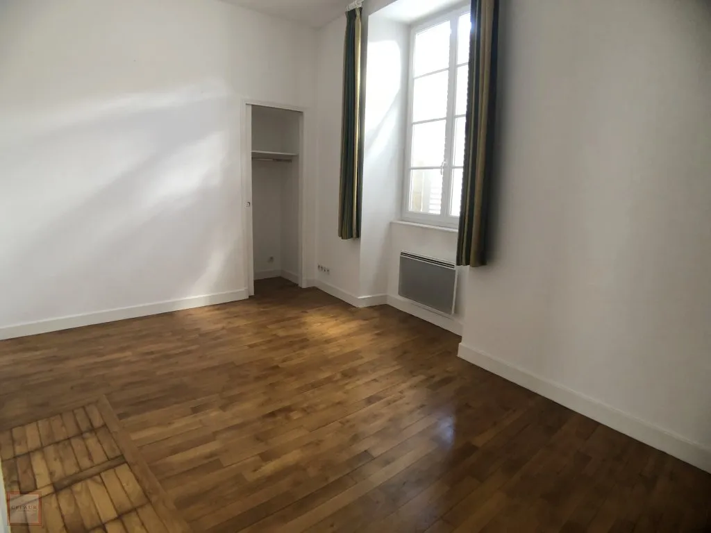 APPARTEMENT DE CARACTERE