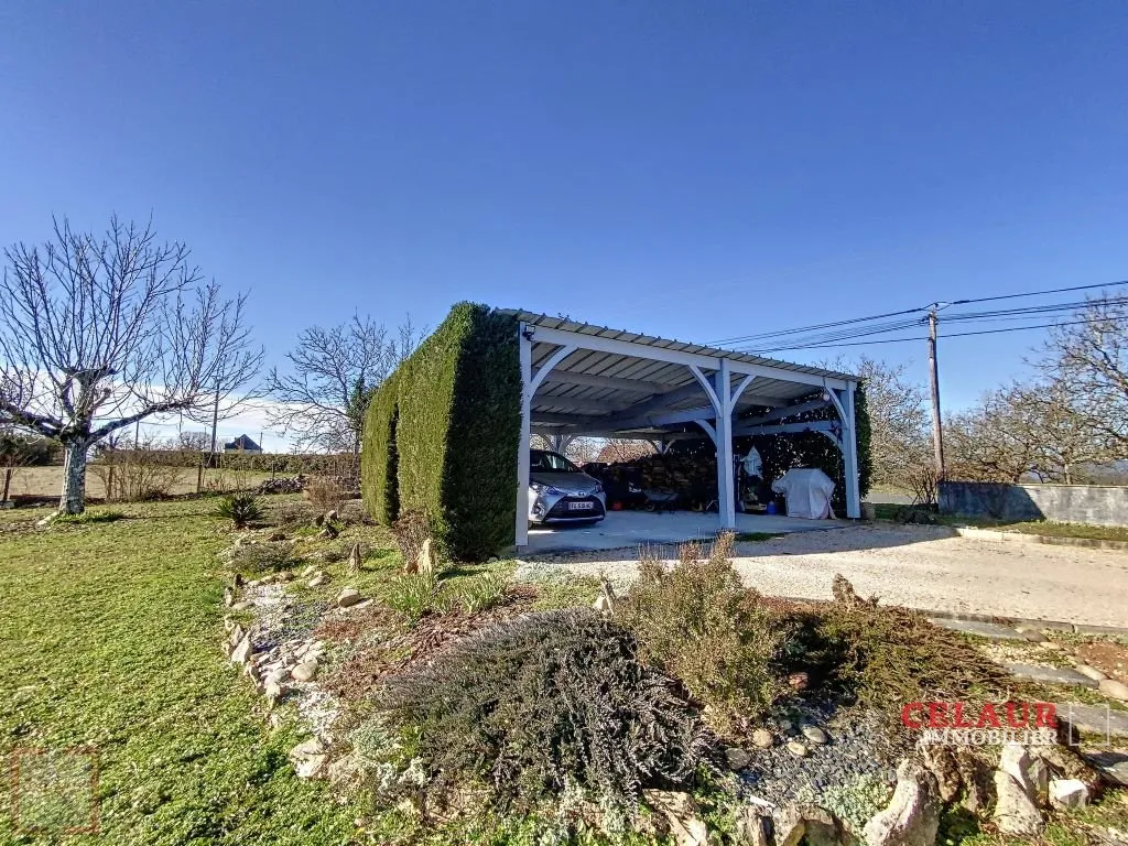 PLAIN PIED DE 2008 AVEC PISCINE ET DEPENDANCE SUR 1HA