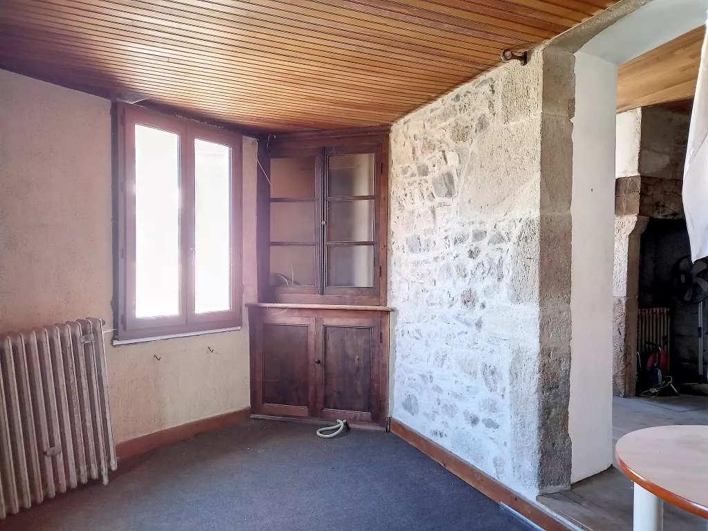 Maison de bourg en pierre