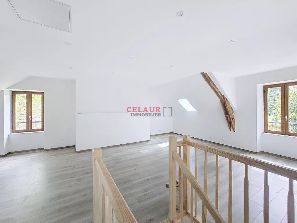 Maison familiale en pierre enti&egrave;rement r&eacute;nov&eacute;e