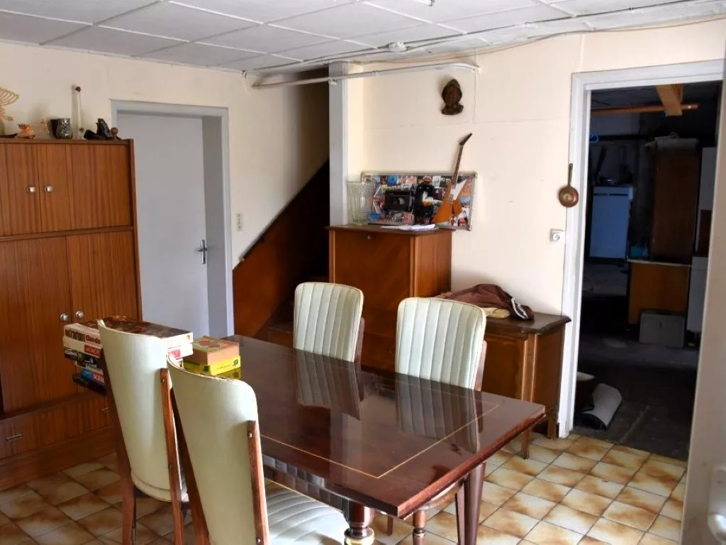 MAISON SUR SOUS-SOL ANNEES 70