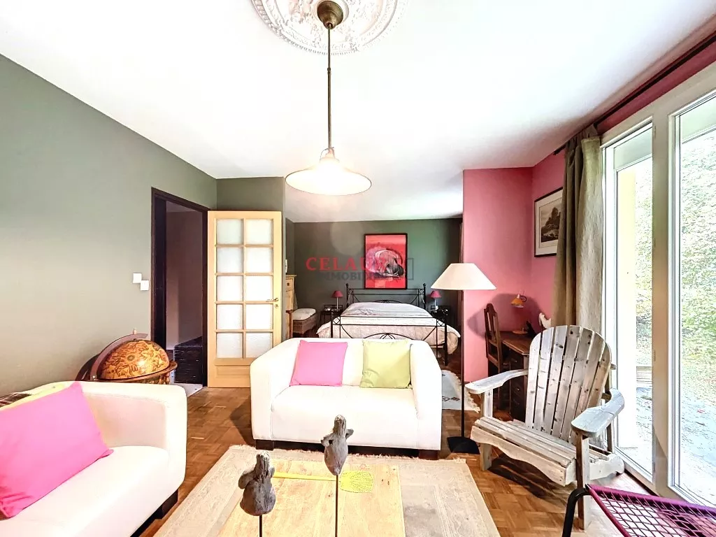 MAISON  5 CHAMBRES AVEC PISCINE PR&Egrave;S D'ARGENTAT SUR DORDONNE