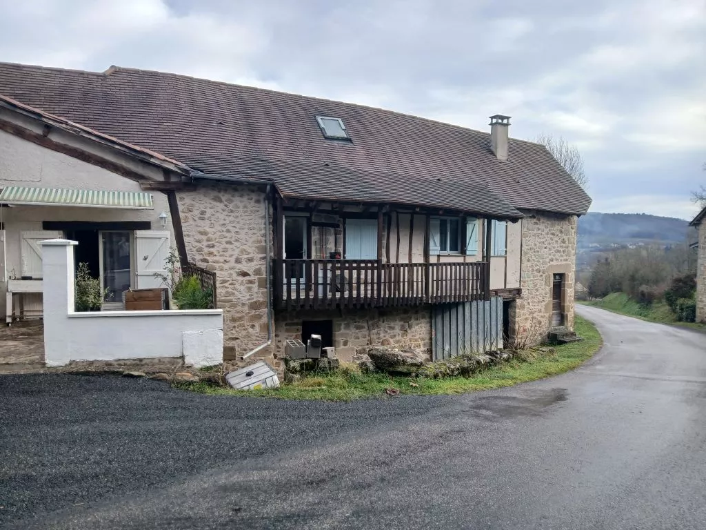 MAISON DE CARACTERE AVEC 5 CHAMBRES 10 MN DE BEAULIEU