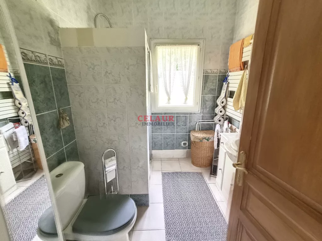 LONGERE EN PIERRES AVEC SON GITE