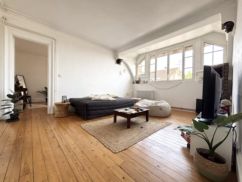 Appartement ancien dans une petite copropri&eacute;t&eacute;