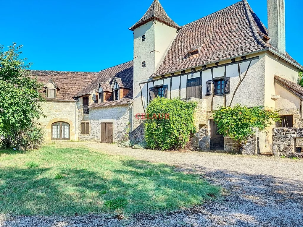 VASTE PROPRIETE EN PIERRE QUERCYNOISE