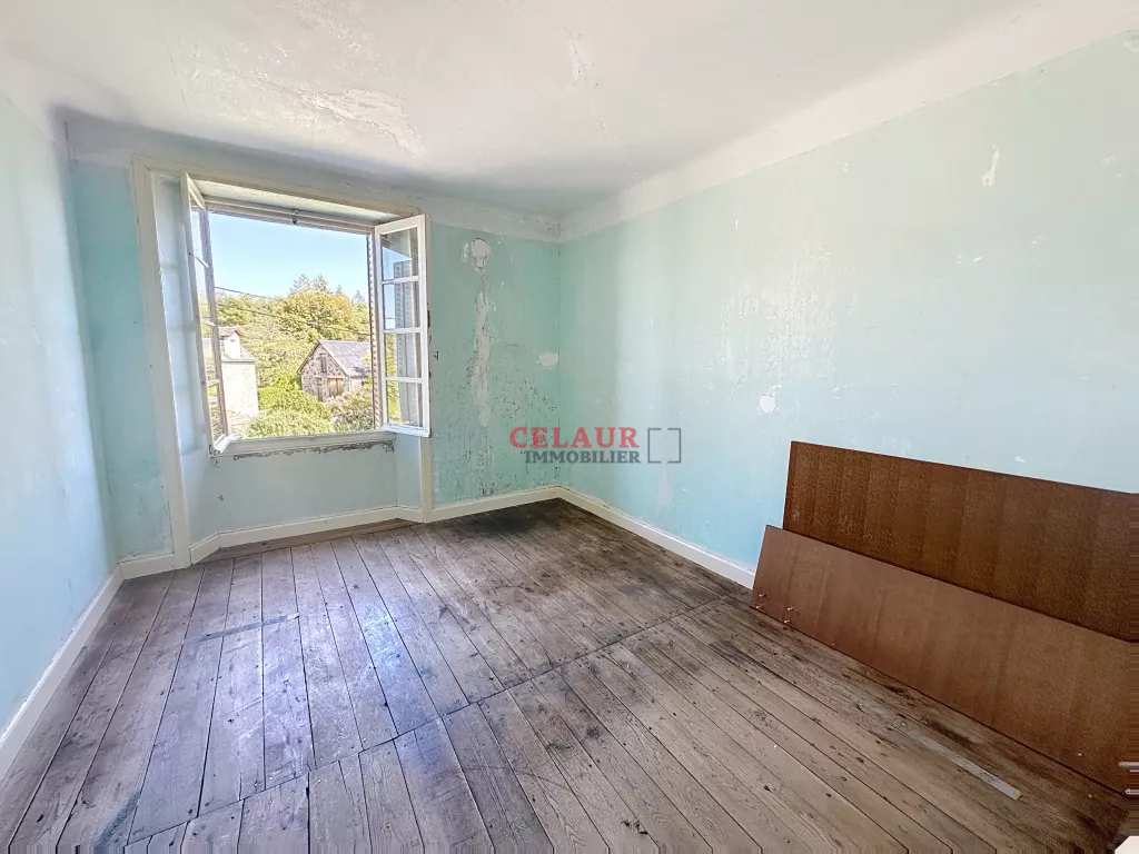 MAISON DE CARACT&Egrave;RE AVEC D&Eacute;PENDANCES ET 1 HECTARE