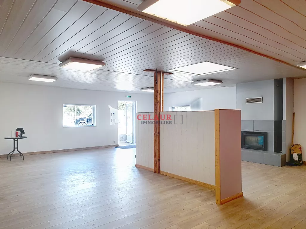 Visibilit&eacute; assur&eacute;e pour ce local professionnel !