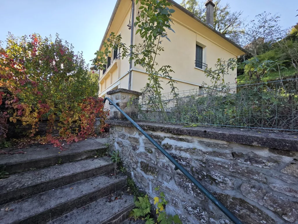 MAISON LUMINEUSE AVEC VUE