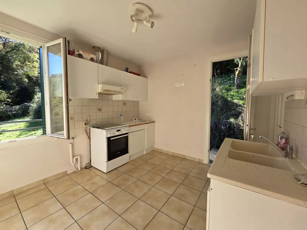 MAISON LUMINEUSE AVEC VUE