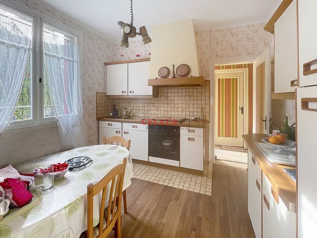 MAISON FAMILIALE &Agrave; LAGUENNE