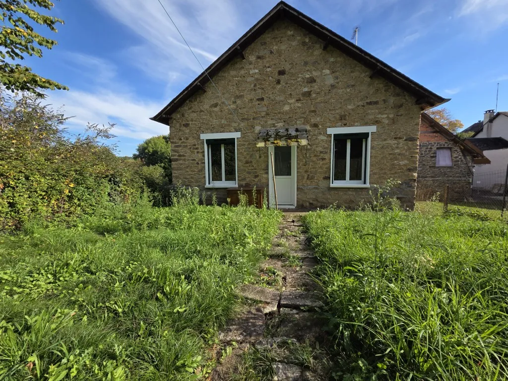 MAISON DE BOURG AVEC JARDIN
