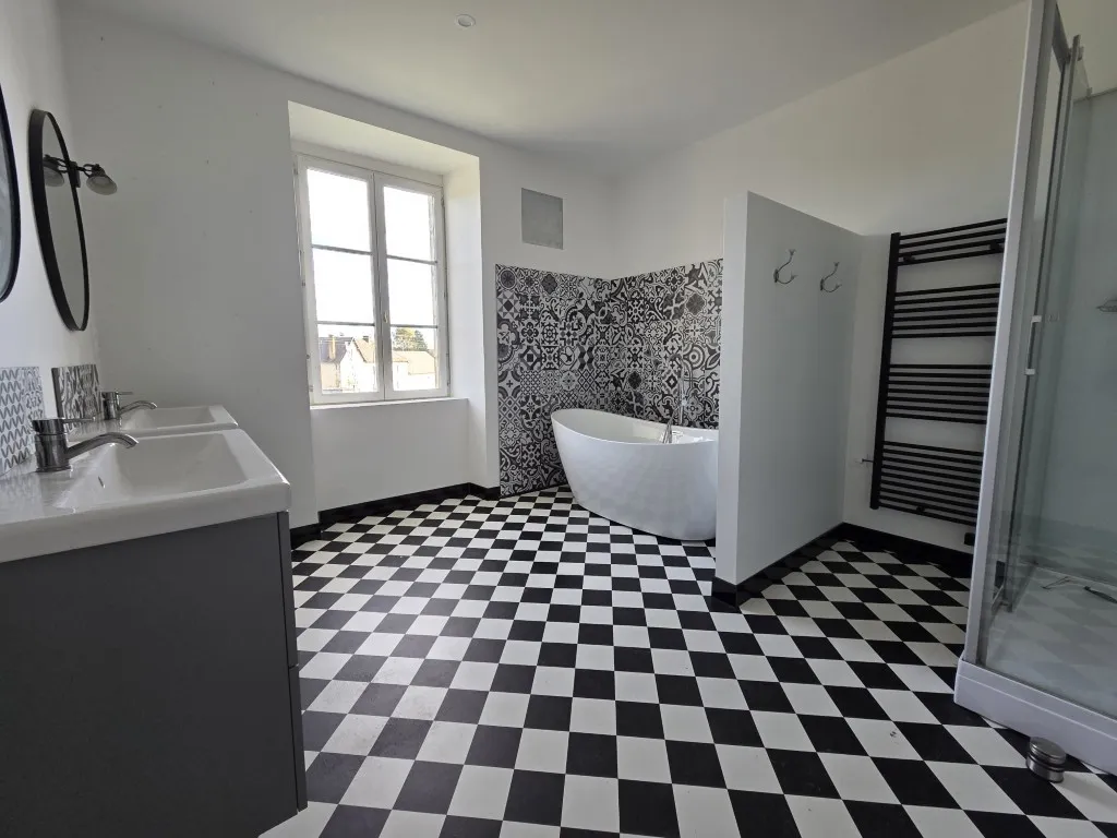 MAISON FAMILIALE AVEC D&Eacute;PENDANCE