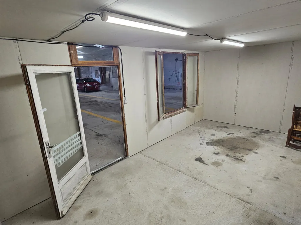 Maison attypique avec entr&ecirc;pots