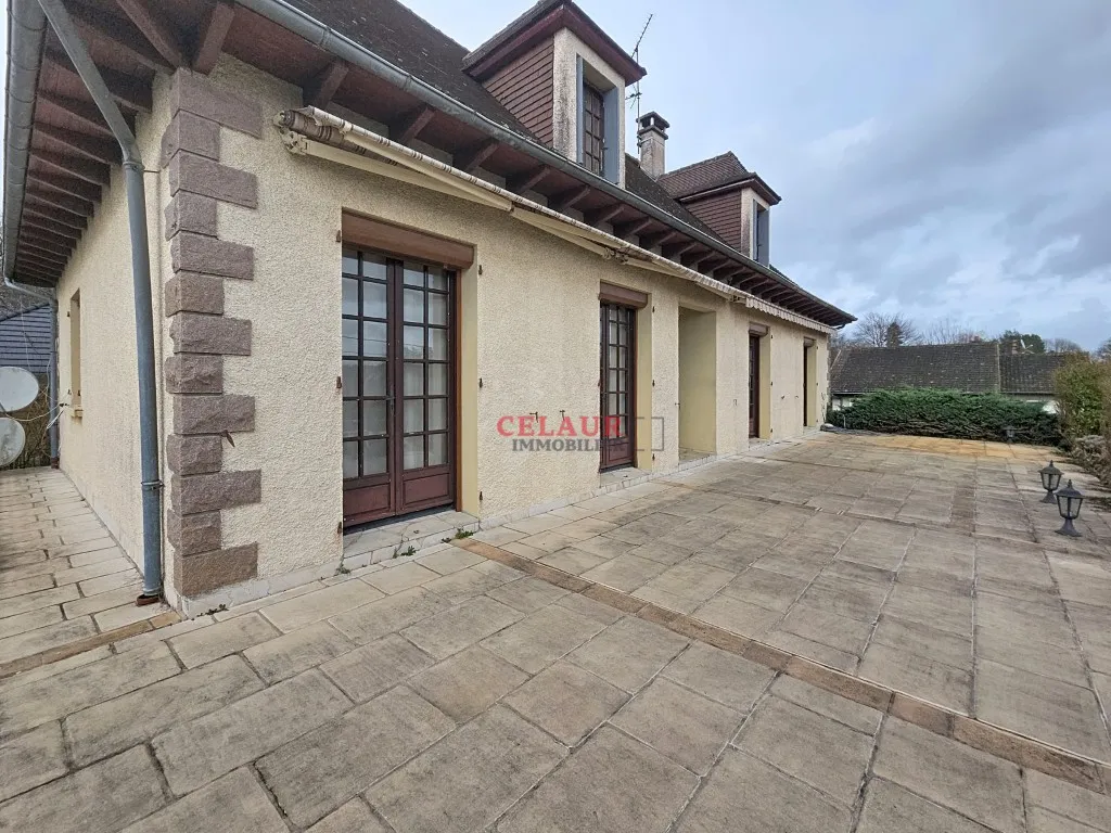Maison de 6 pi&egrave;ces de 186 m&sup2; &agrave; Lubersac