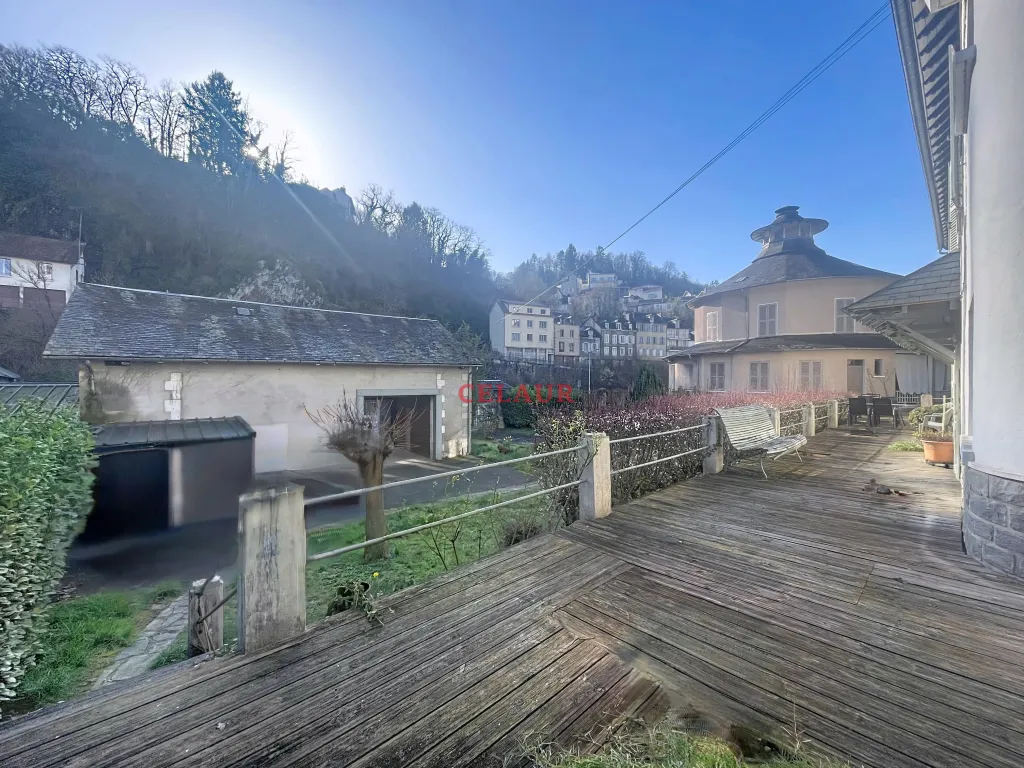 MAISON FAMILIALE AVEC STUDIOS IND&Eacute;PENDANTS