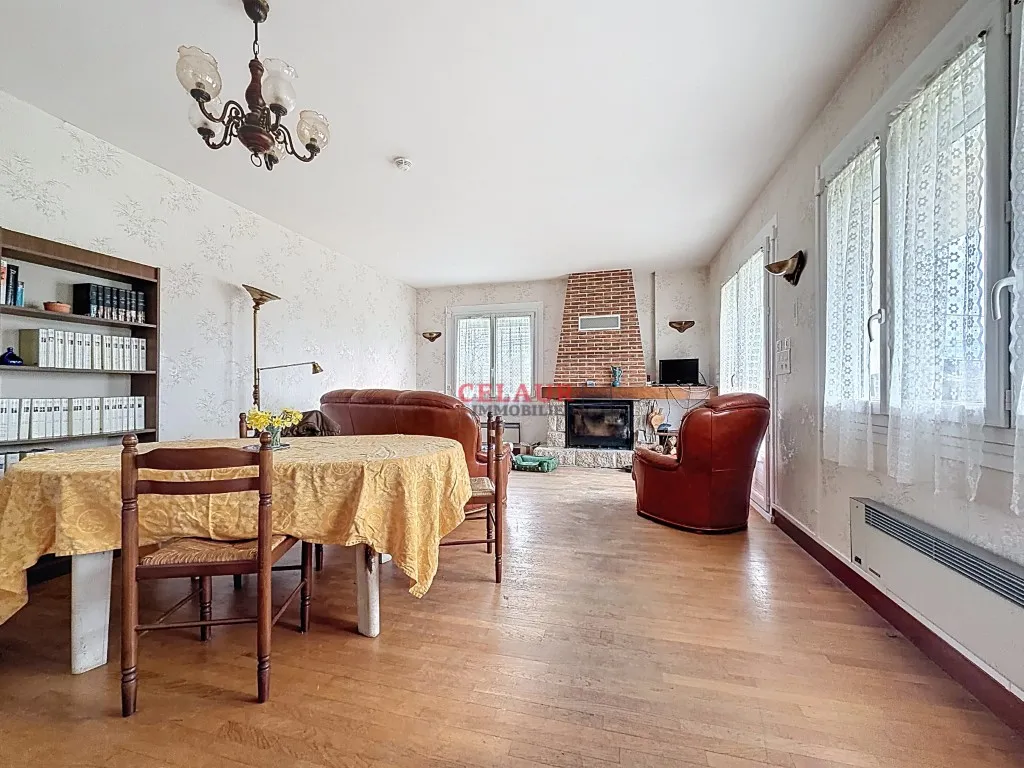 Maison familiale dans un environnement paisible