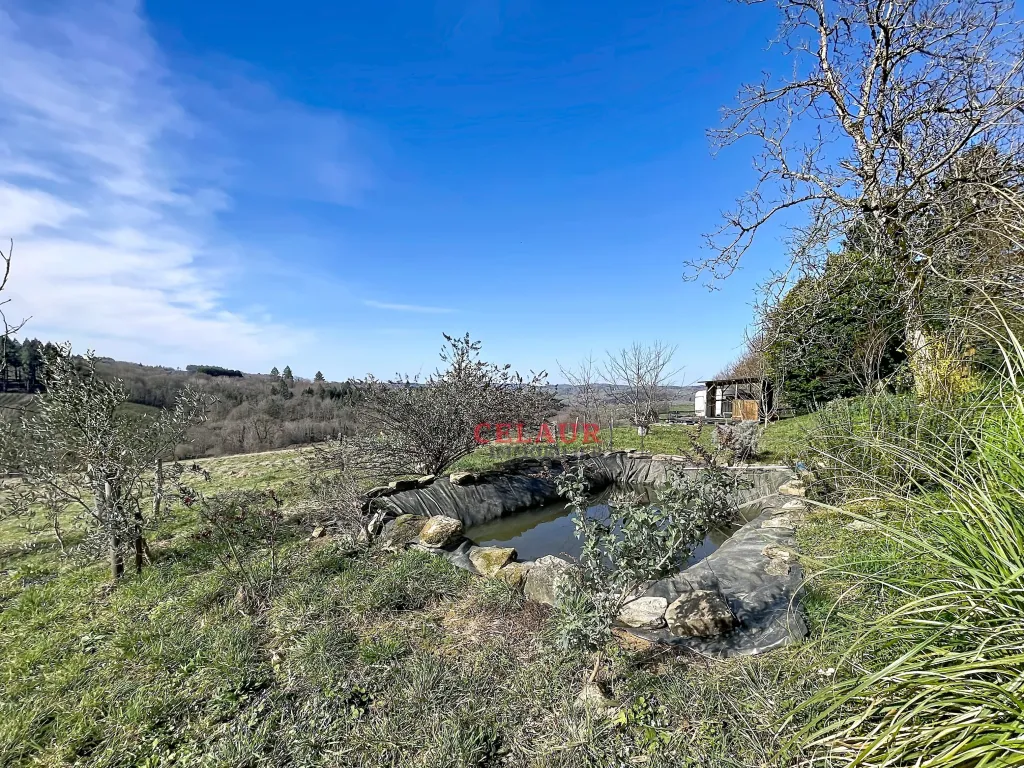 PROPRIETE EN PIERRES AVEC 4 HECTARES