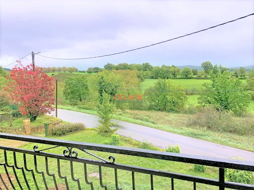 APPARTEMENT MEUBLE AVEC JARDIN ET BELLE VUE