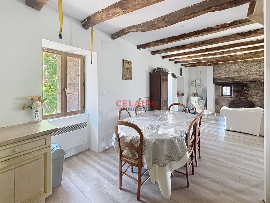 MAISON EN PIERRE RESTAUREE A 2 PAS DES COMMERCES