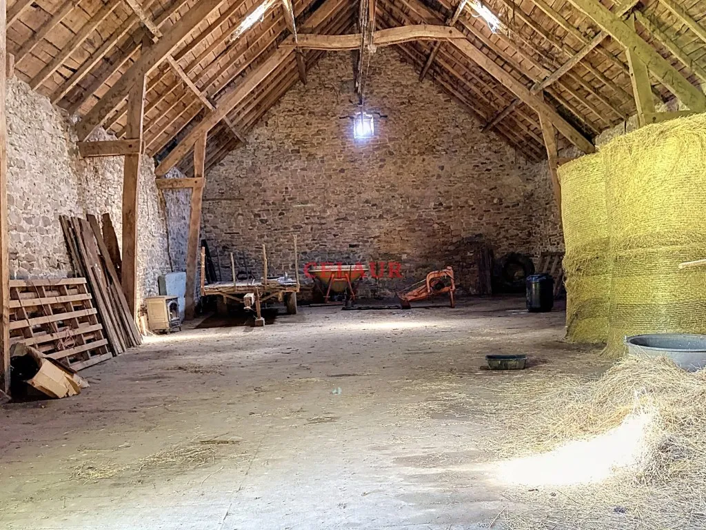 PROPRIETE EN PIERRE AVEC GRANGE A RESTAURER