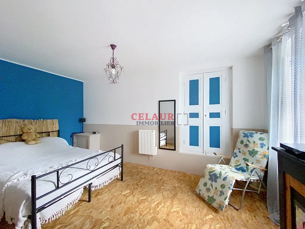 Ensemble en pierres avec 2454m&sup2; de terrain