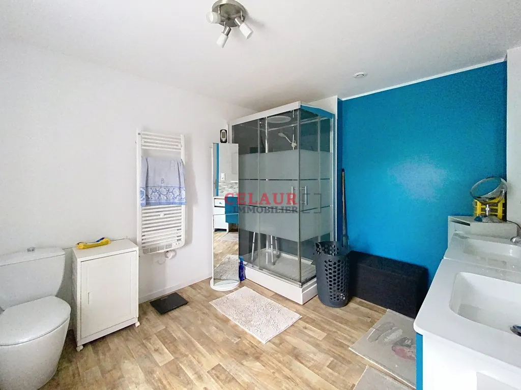 Ensemble en pierres avec 2454m&sup2; de terrain