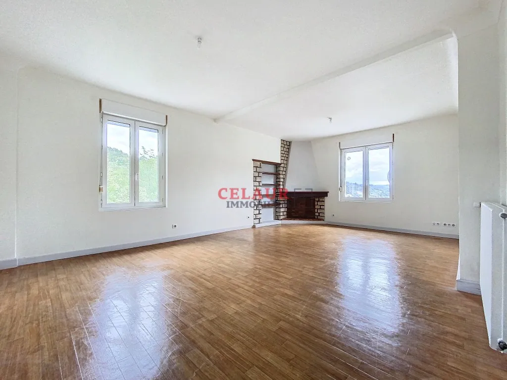 APPARTEMENT T4 AVEC GARAGE