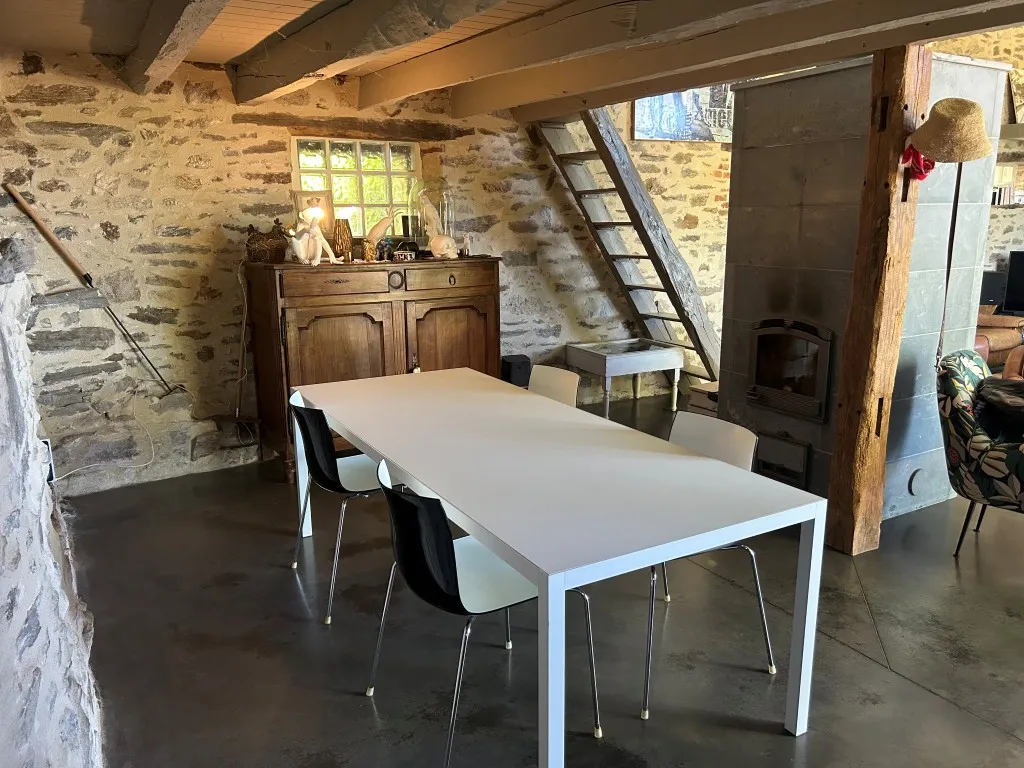 Grange am&eacute;nag&eacute;e et d&eacute;pendances