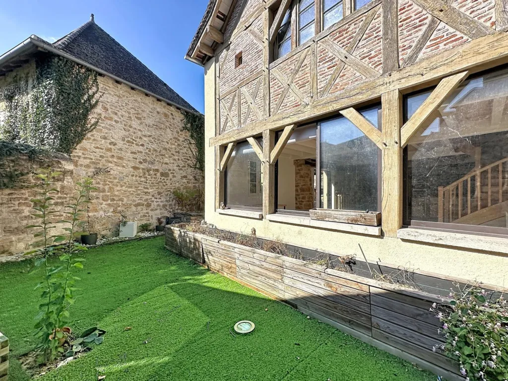 CHARACTER HOUSE ON THE EDGE OF THE DORDOGNE - Dupli