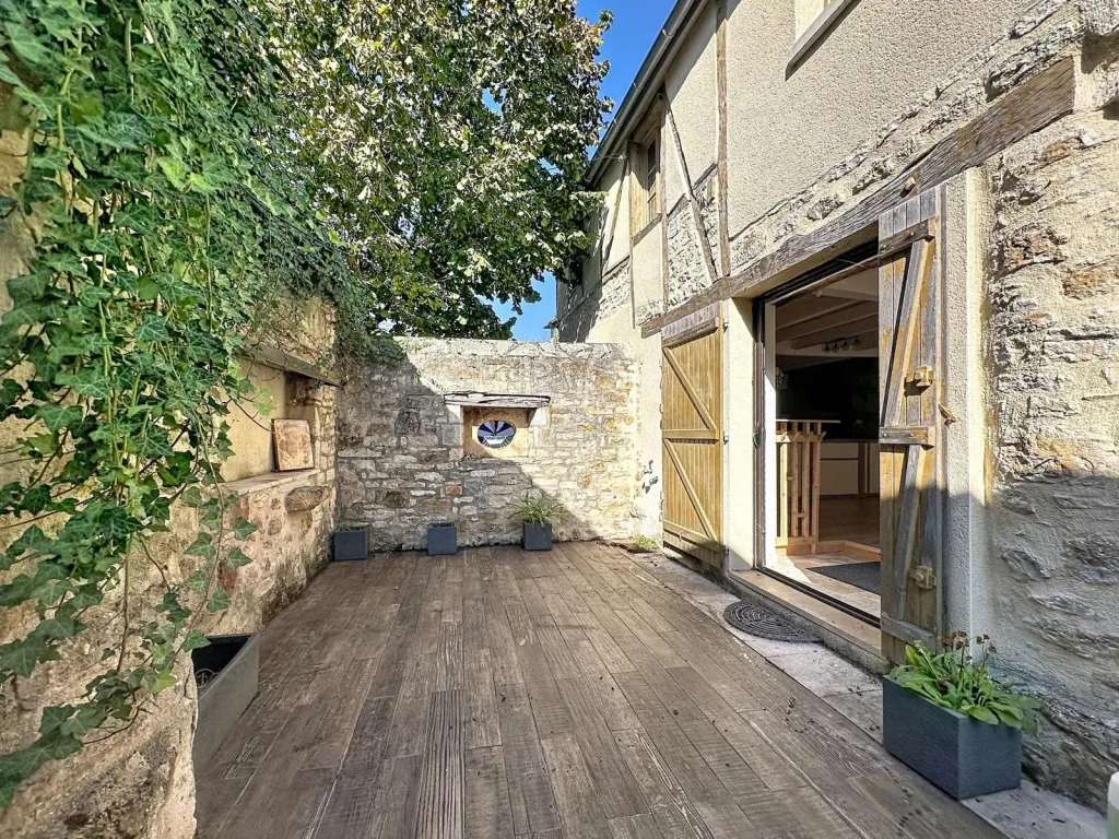 CHARACTER HOUSE ON THE EDGE OF THE DORDOGNE - Dupli