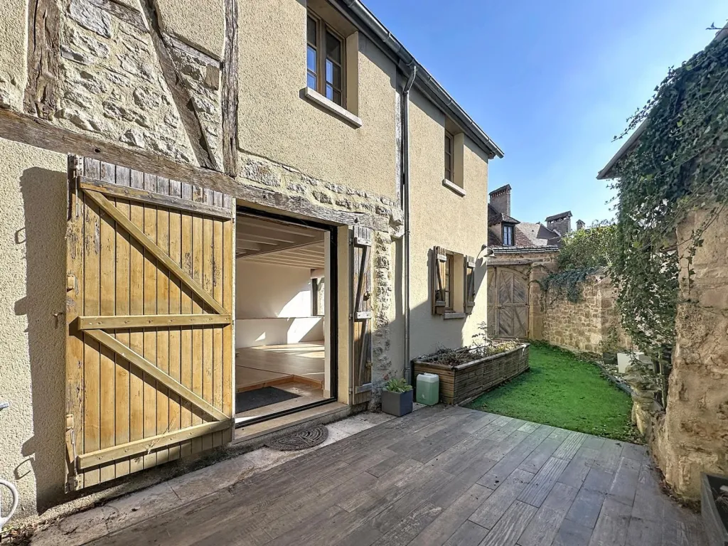 CHARACTER HOUSE ON THE EDGE OF THE DORDOGNE - Dupli